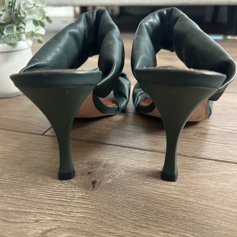 ALOHAS Double Strap High Heel Mules Color Dark Green Size 41 Fits like a 9 1/2 - Picture 3 of 7